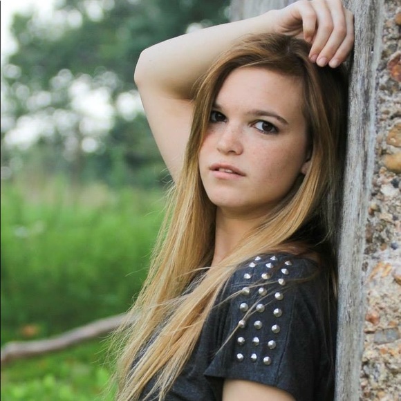 Meet your posher :) - Picture 4 of 4